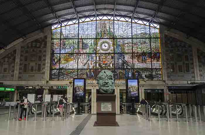 Vizcaya - Bilbao - estación de Abando Indalecio Prieto 1.jpg
